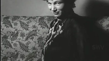 Voluptous Virginia Bell in Traditional Asian Dress