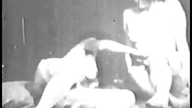 Two horny babes fuck lucky dude and lick pussy in grainy old clip