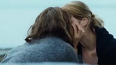 Ashley Judd in lesbian kiss from tata tota lesbians