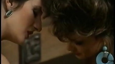 Lesbi orgasm on retro movie