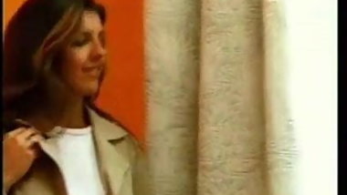 Karen Lancaume - Femme Cherche appartement