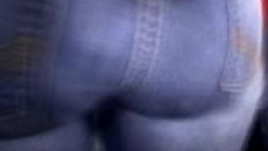 TOUCH WIFE ASS GRIS FREND 2