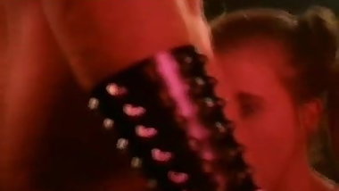 Mi Conejo Es El Mejor 1982 (Threesome erotic scene) MFM