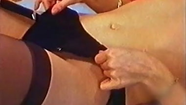 BEND IT - vintage nylons redhead stockings