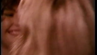 Porn legends eat pussy in lesbian threesome