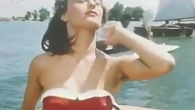 Actress with hairy armpits 01