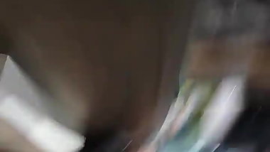 Teenbeine in sexy kurzer shorts