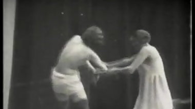 Blonde Whipping vs Brunette Whipping