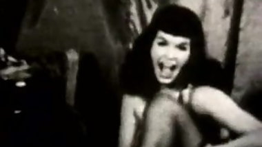 Brunette Bombshell Dances Seductively for Men (Vintage)