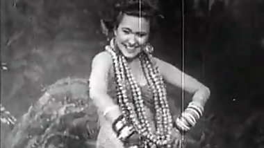 Exotic Babe Dances and Smiles (1940s Vintage)