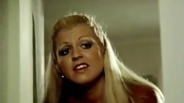 Juliet Anderson, John Holmes, Jamie Gillis in classic fuck