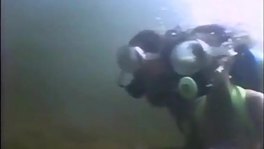 Vintage Scuba lez hott