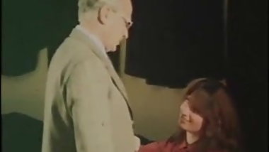 beautifull babe suck old man little dick