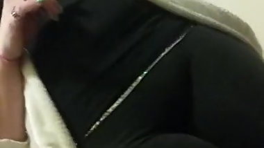quick but fat camel toe!!!