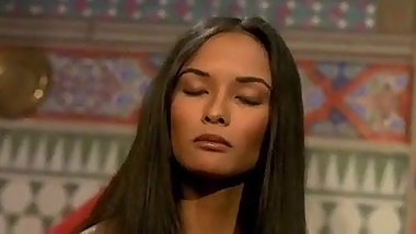 Emanuelle perche violenza alle donne (1977) - Laura Gemser