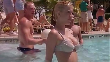 Tori spelling Pool beverly hills90210