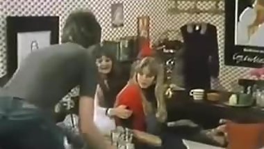 STP4 Vintage Teens Enjoy A Threesome !