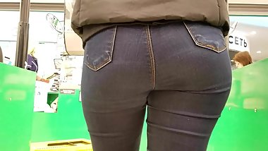 Watching for nice blonde's ass