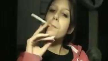 Elizbeth Marlboro Red 100s webcam again