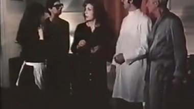 Greedy nurses (1975)