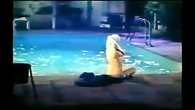 Marilyn Monroe nude swimming with rare outtakes