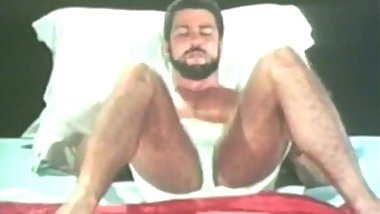 Muscle Man Jerk-off (Vintage but still hot)
