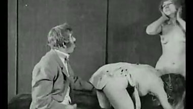 lesbians from years ago ignore his cock !