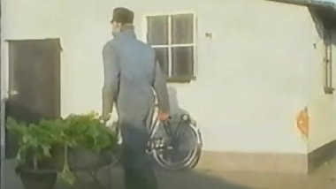 Pinup Club : Jolande uit de Achterhoek (1990)(Dutch spoken).