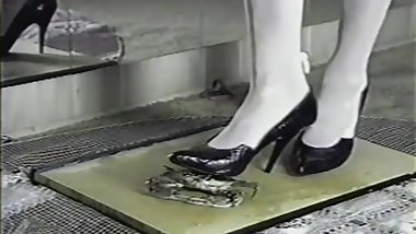 Strictly Walking - Crab crushed with shoes