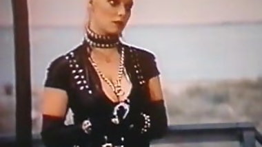 American Vintage Busty Domina