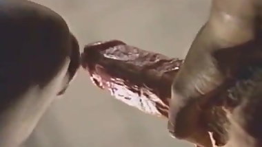 BLACK WOMAN GETS GROUP FUCKED